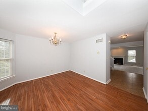 102 Marielle Ln in Norristown, PA - Building Photo - Building Photo