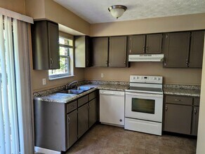 110 Stone Tree Dr in Maryville, TN - Building Photo - Building Photo