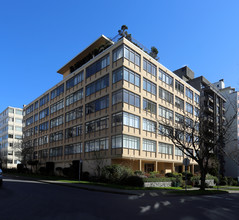 Parkwood Manor in Vancouver, BC - Building Photo - Building Photo