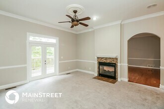 130 Greenfield Cir in Fayetteville, GA - Foto de edificio - Building Photo