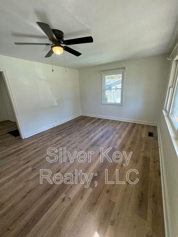 1214 Jones St in Athens, TN - Building Photo - Building Photo