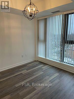 250 Lawrence Ave W in Toronto, ON - Building Photo - Building Photo