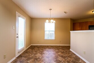 15226 Clear St in Noblesville, IN - Foto de edificio - Building Photo