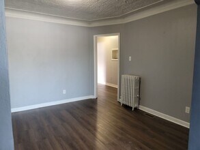 22643 Van Dyke Ave in Warren, MI - Building Photo - Building Photo