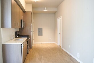 1313 SE Lambert St in Portland, OR - Building Photo - Building Photo