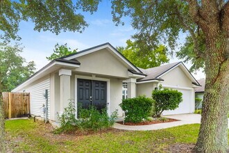 9366 Daniel's Mill Dr in Jacksonville, FL - Foto de edificio - Building Photo