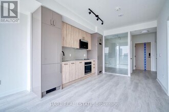 280 Dundas St W in Toronto, ON - Building Photo - Building Photo