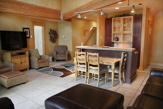 705 E Anemone Trail in Dillon, CO - Building Photo - Building Photo