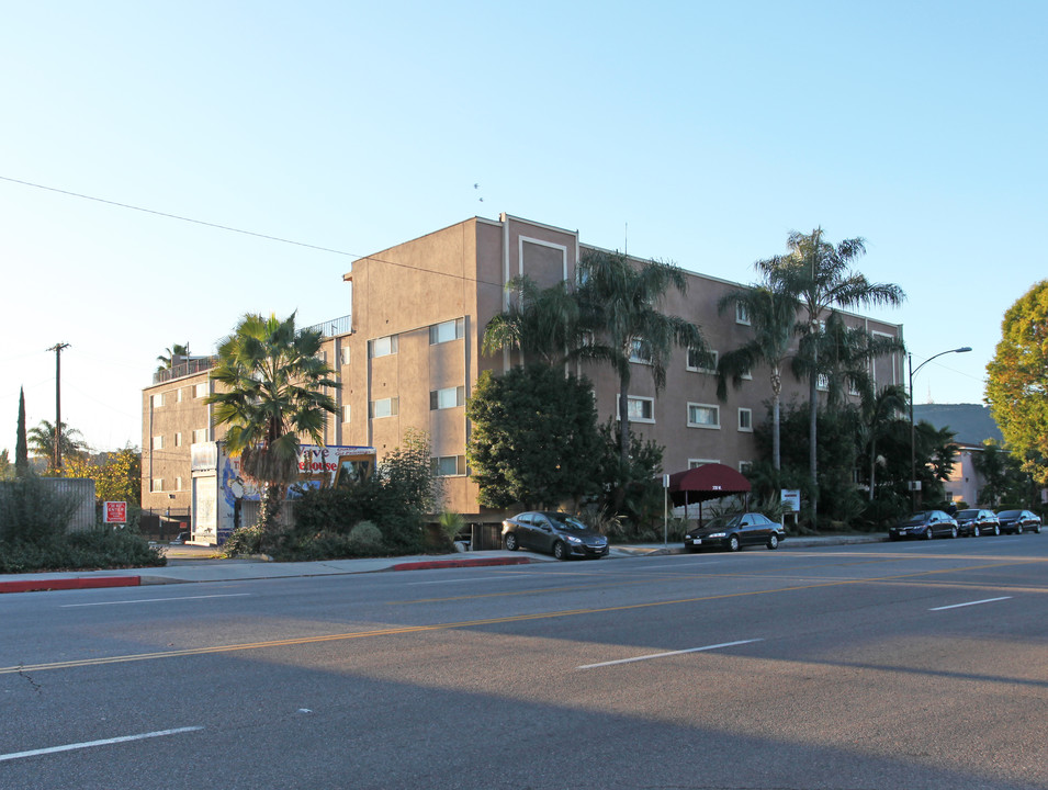 Park Verdugo Apartments in Burbank, CA - Building Photo