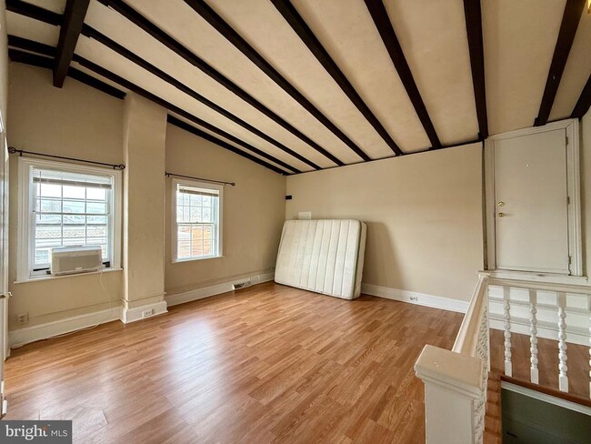 property at 1725 Gilpin Ave