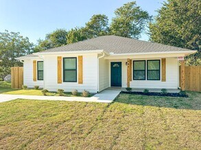 901 Holt Ave in Waco, TX - Building Photo - Building Photo
