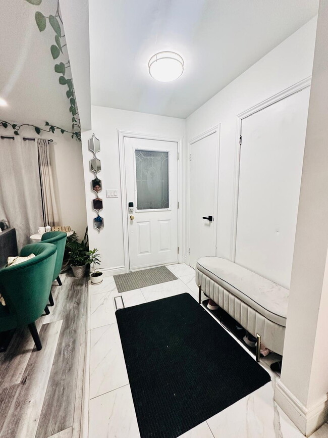 878 Upper Ottawa St in Hamilton, ON - Building Photo - Building Photo