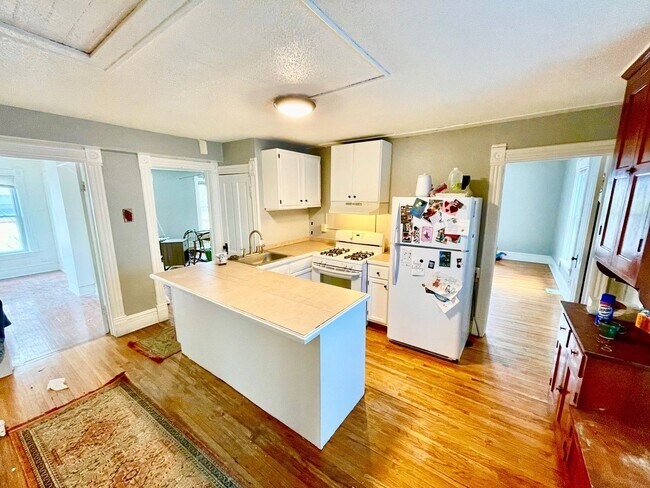 property at 3118 Pleasant Ave