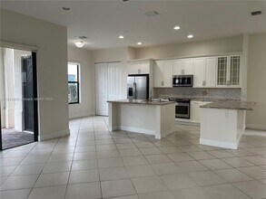 3316 W 98th Pl in Hialeah, FL - Building Photo - Building Photo