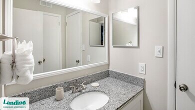 3450 Manor Dr, Unit 65-202 in Homewood, AL - Building Photo - Building Photo