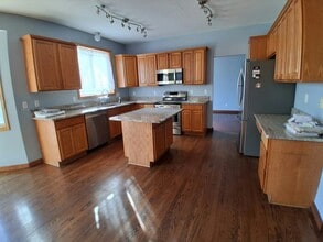 2972 Eagle Valley Dr in Woodbury, MN - Building Photo - Building Photo