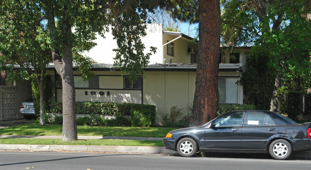 1091-1109 N Los Robles Ave in Pasadena, CA - Building Photo