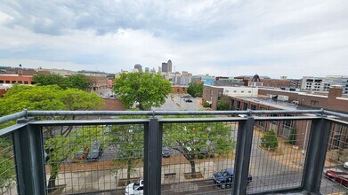 309 E 5th St in Des Moines, IA - Building Photo - Building Photo