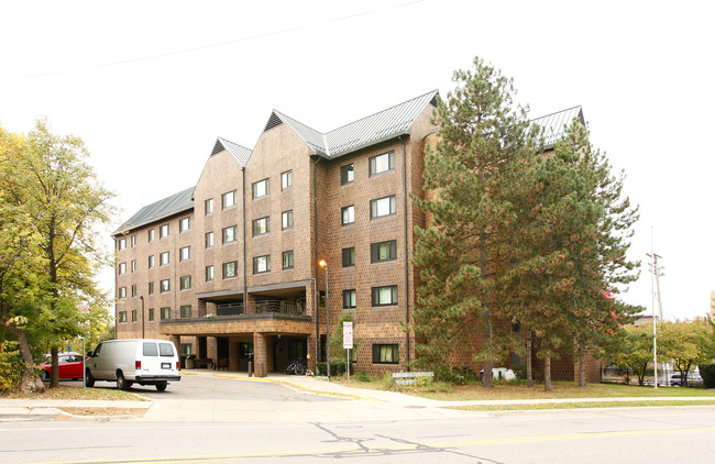 Baker Commons in Ann Arbor, MI - Building Photo - Building Photo