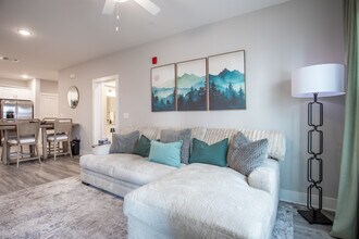 Pine Reserve Apartments in Sanford, NC - Foto de edificio - Interior Photo