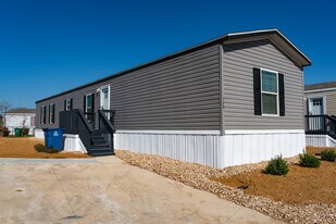 134 Ponderosa Way in Sanger, TX - Building Photo