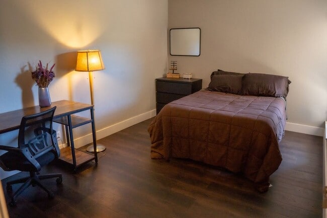 430 N Civic Dr in Walnut Creek, CA - Building Photo - Building Photo