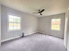 702A Fairview Street in Fountain Inn, SC - Building Photo - Building Photo