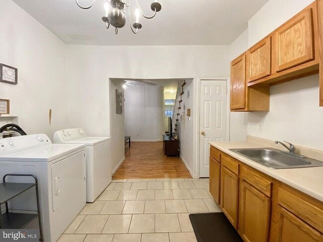 property at 2030 N Gratz St