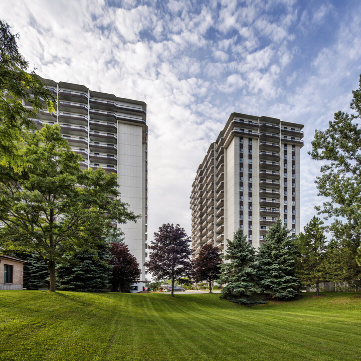 Margaret Place in Kitchener, ON - Building Photo