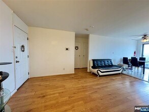 201 12th St in Palisades Park, NJ - Building Photo - Building Photo