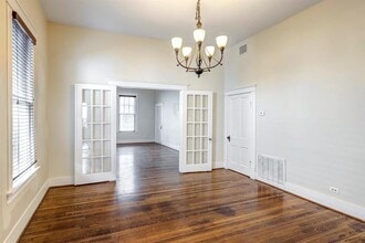 306 Dennis St, Unit #1 in Houston, TX - Building Photo - Building Photo