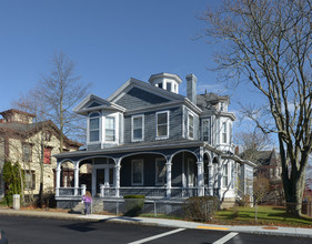 542 County St in New Bedford, MA - Foto de edificio - Building Photo