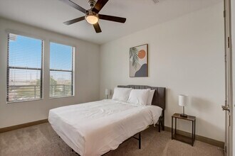 555 N College Ave in Tempe, AZ - Building Photo - Building Photo