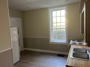 44 S Monroe St, Unit 44 S Monroe St in Tiffin, OH - Foto de edificio - Building Photo