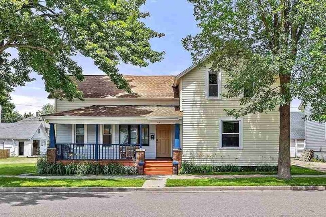 616 Chicago Ave in Wausau, WI - Foto de edificio - Building Photo