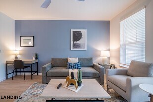 100 Wilton Cir, Unit 50-204 in Palm Coast, FL - Building Photo