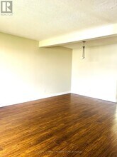 135 Belmont Dr in London, ON - Building Photo - Building Photo