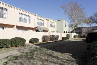 Garland Oaks Apartments in Garland, TX - Foto de edificio - Building Photo
