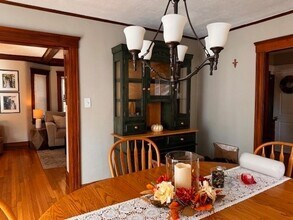 52 Westwood Rd in Stoneham, MA - Foto de edificio - Building Photo