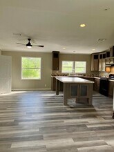 2203 25th St in Horseshoe Bay, TX - Foto de edificio - Building Photo