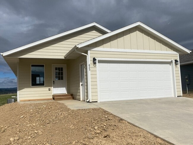 property at 623 Diamond Ridge Blvd