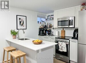 12 Rusholme Park Crescent in Toronto, ON - Building Photo - Building Photo
