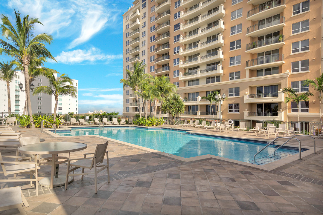 Gables Marquis in Miami, FL - Foto de edificio
