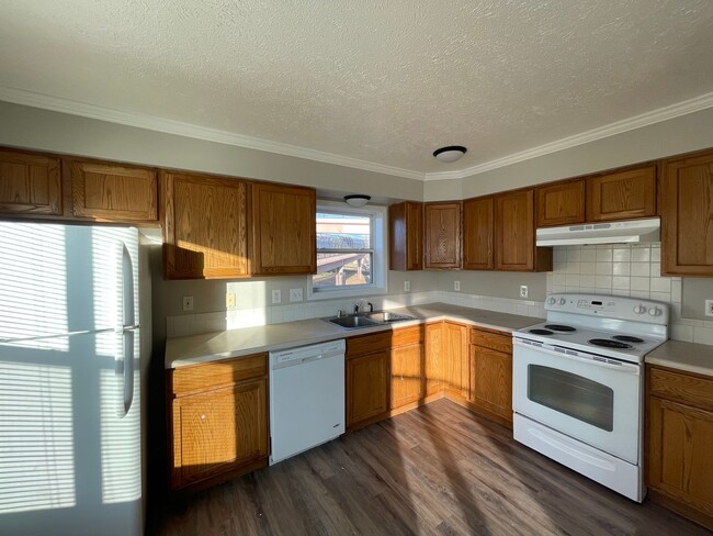 property at 1104 Mazatlan Cir