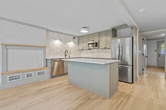 347 Kosciuszko Street, Unit Apt. 1 in Brooklyn, NY - Building Photo - Building Photo