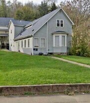 210 29th St, Unit Apt 1 in Wheeling, WV - Building Photo