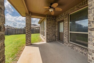 31 Mapleridge Dr in Edgecliff Village, TX - Building Photo - Building Photo