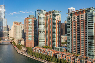 Riverview Condominiums in Chicago, IL - Building Photo - Building Photo