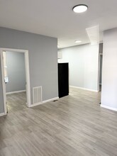 110 Montgomery St, Unit 1 in Paterson, NJ - Foto de edificio - Building Photo