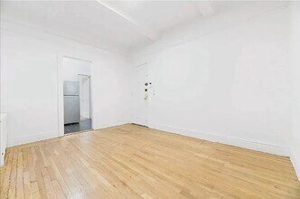 151 W 74th St in New York, NY - Building Photo - Building Photo